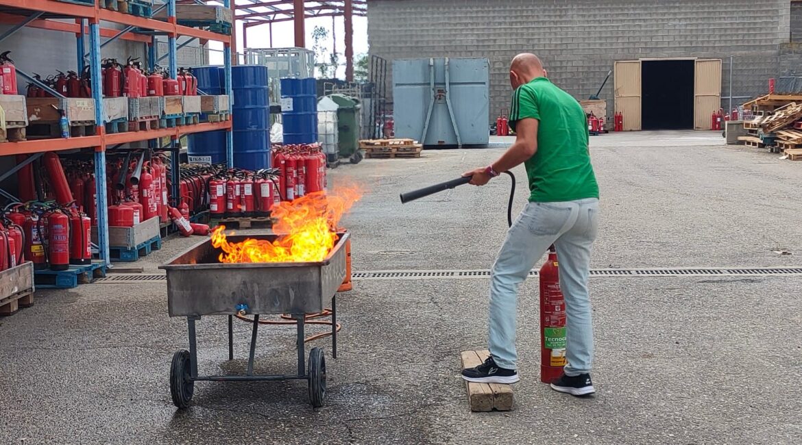 Portada - Obrim noves convocatòries dels cursos homologats de protecció contra incendis PCI